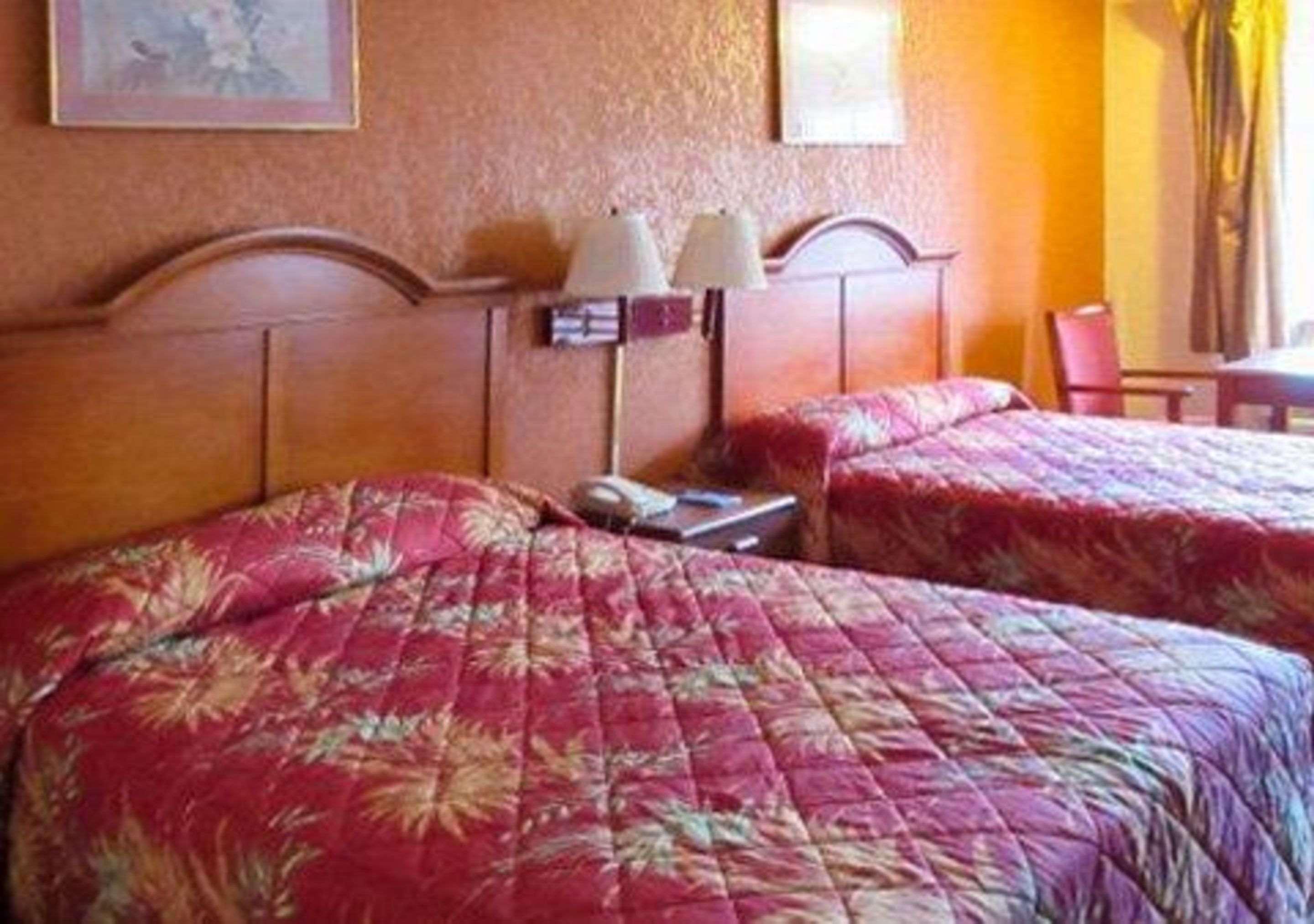 Rodeway Inn Forsyth Eksteriør billede
